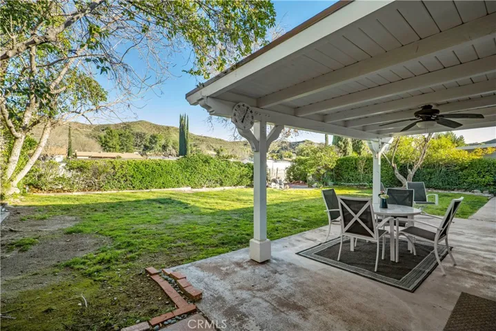 28220 Alaminos Drive, Saugus, California 91350