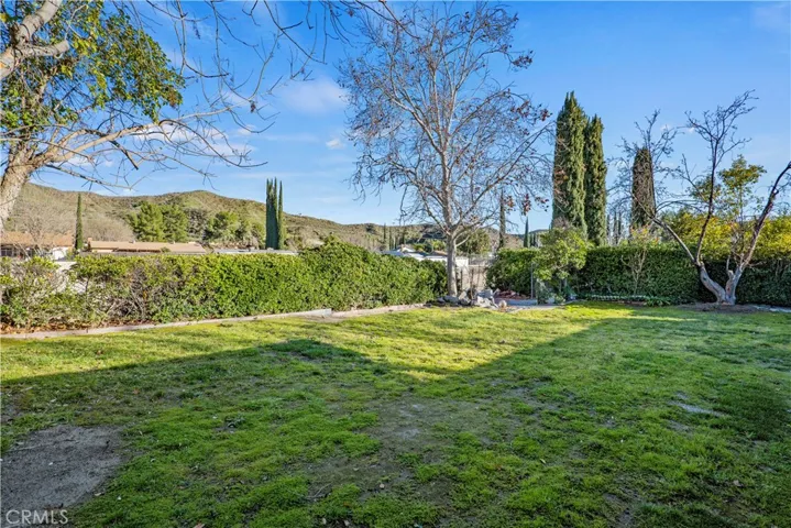 28220 Alaminos Drive, Saugus, California 91350