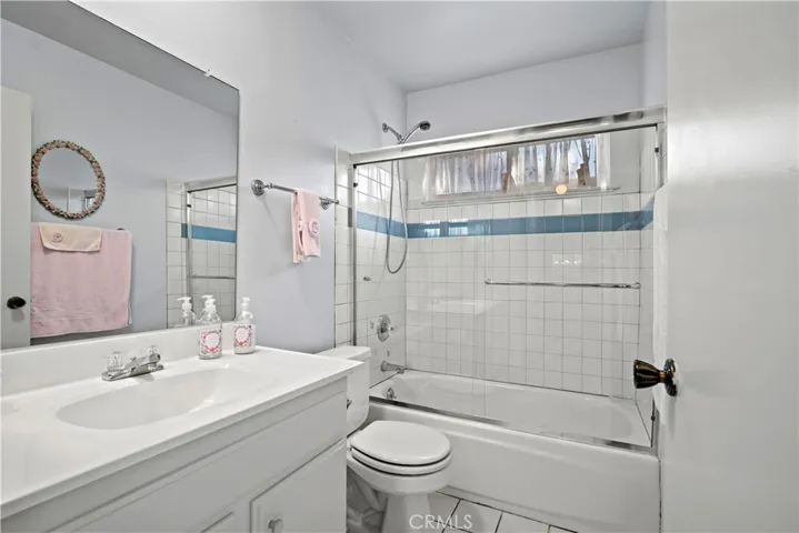 28220 Alaminos Drive, Saugus, California 91350