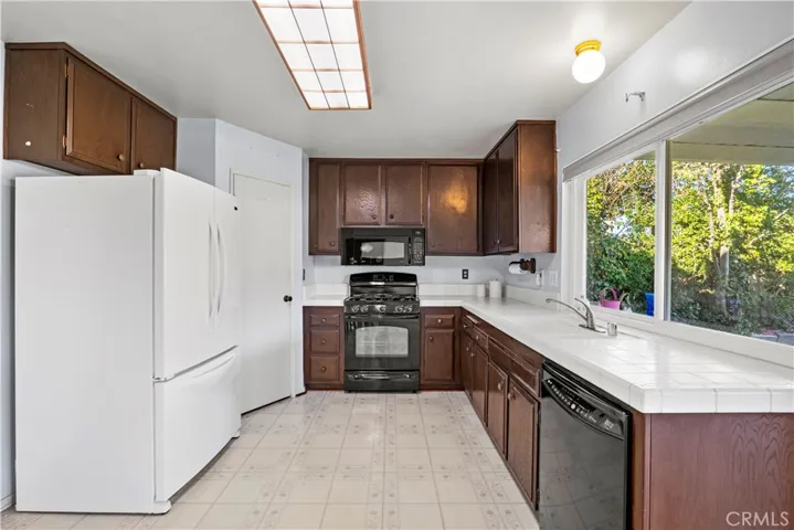 28220 Alaminos Drive, Saugus, California 91350