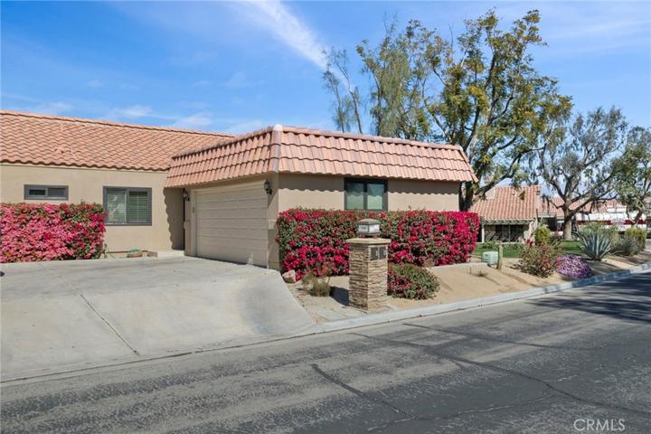 Large driveway with 2 car garage