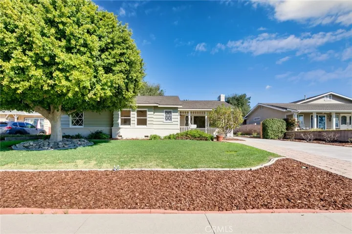 1027 E Mountain View Avenue, Glendora, California 91741
