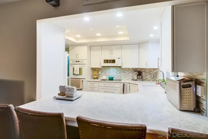 Breakfast bar seating too!