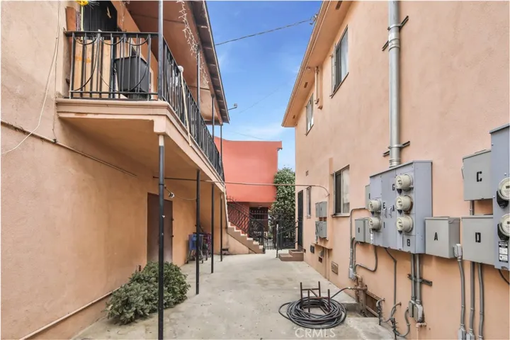 2755 E 58th Street, Huntington Park, California 90255