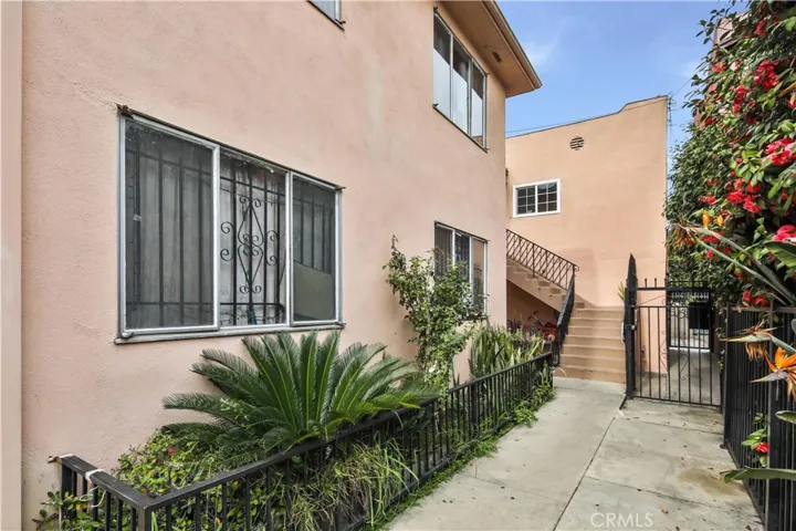 2755 E 58th Street, Huntington Park, California 90255