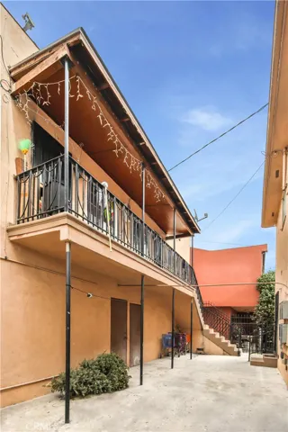 2755 E 58th Street, Huntington Park, California 90255