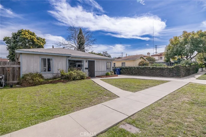 18512 Ashley Avenue, Torrance, California 90504