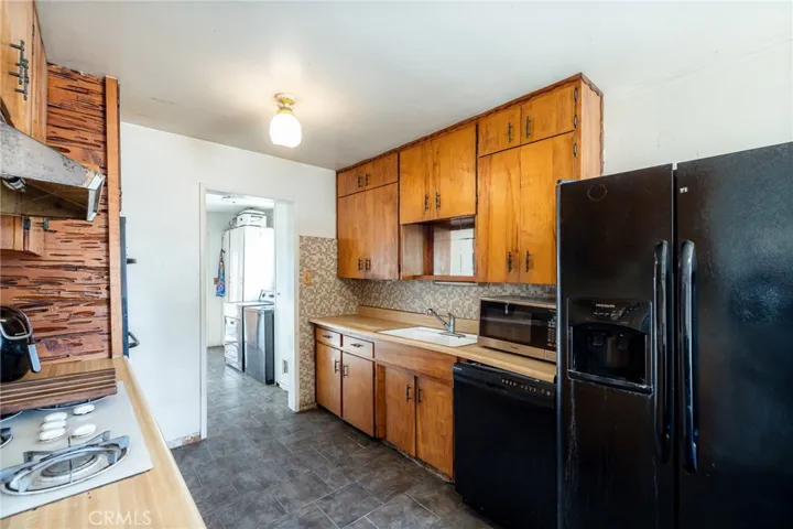 18512 Ashley Avenue, Torrance, California 90504