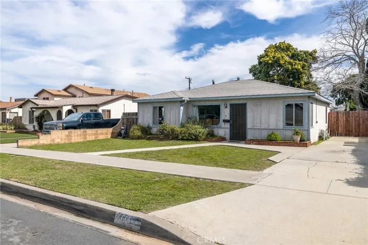 18512 Ashley Avenue, Torrance, California 90504