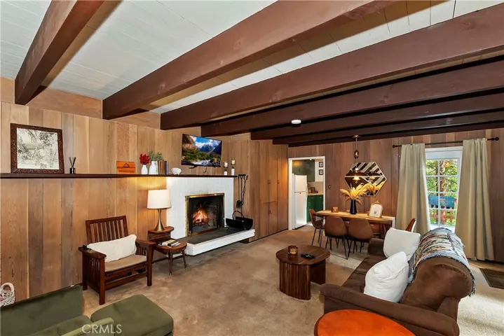 833 High Road, Crestline, California 92325