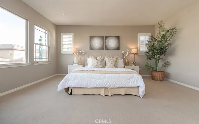 UPSTAIRS MASTER BEDROOM