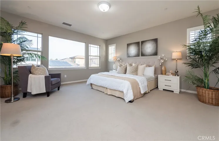 UPSTAIRS MASTER BEDROOM