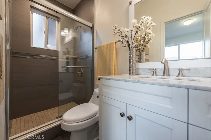 DOWNSTAIRS BATHROOM 2