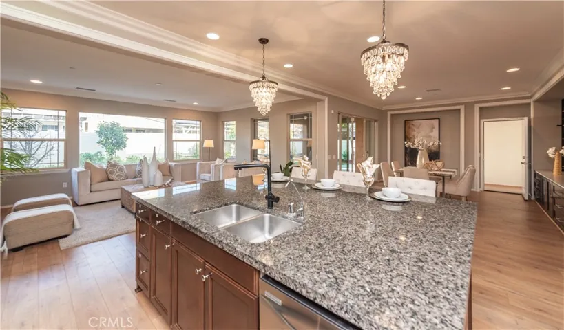 OPEN-FLOOR KITCHEN, FAMILY ROOM, BREAKFAST ROOM