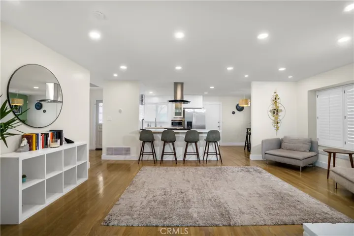 Clean fresh paint, wood flooring
