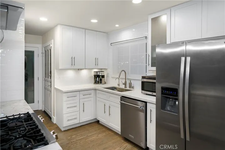 Clean new backsplash