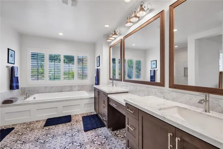 8360 The Grant Place, Bonita, California 91902