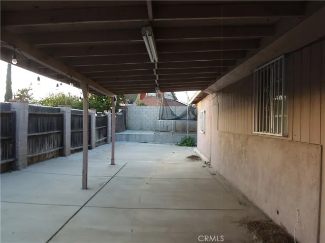 1178 Oakwood Avenue, Rialto, California 92376