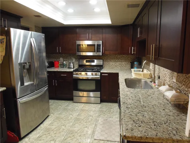 1178 Oakwood Avenue, Rialto, California 92376