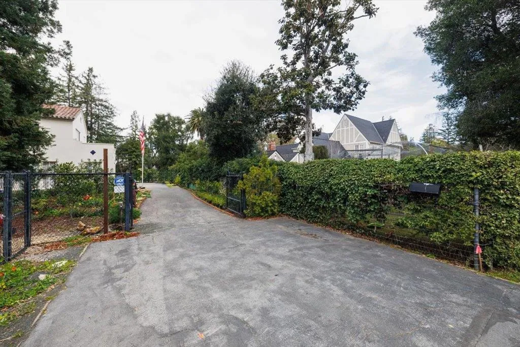 848 Edgewood Road, Redwood City, California 94062 home-pic-2