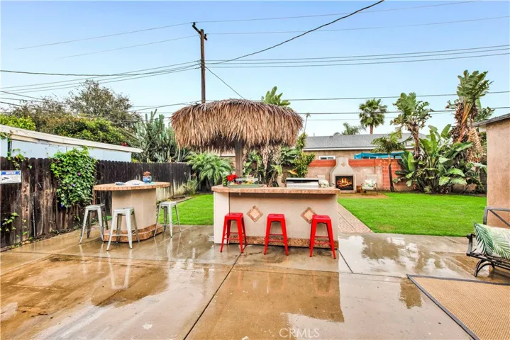 BBQ Center, Additional Sitting Bar