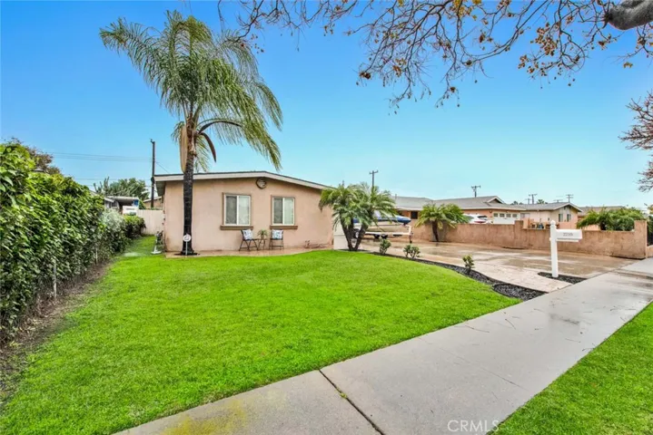 Located in the Wonderful  Artesia Pilar Area of Santa Ana