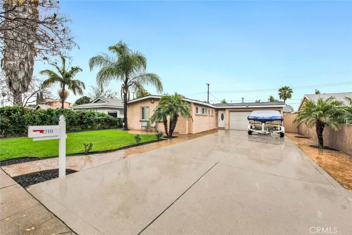 Extra Long Driveway that can Park 6 Cars Easily