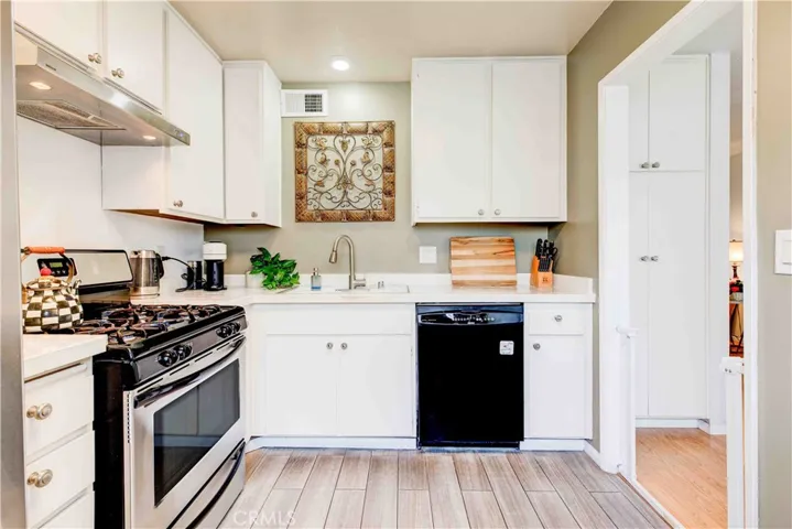 9580 Via Bernardo, Sun Valley, California 91504