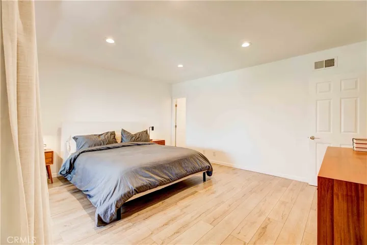 9580 Via Bernardo, Sun Valley, California 91504