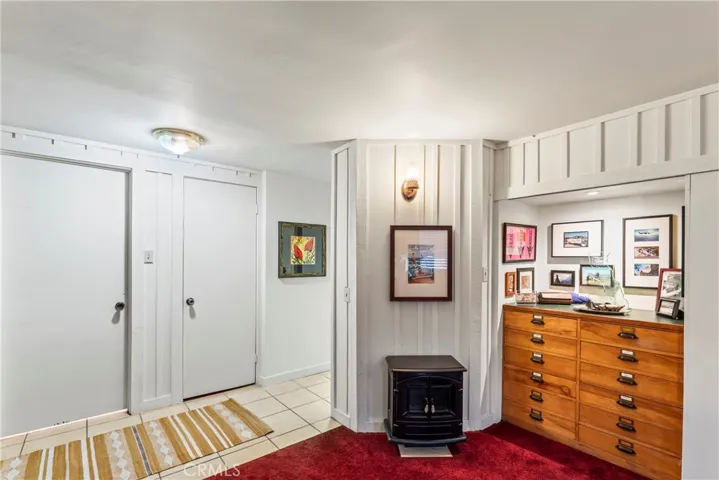 Entry area (was bedroom)
