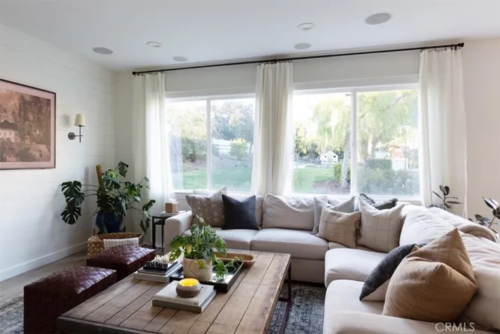 30161 Valley Glen Street, Castaic, California 91384