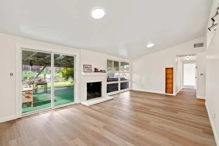 9542 Larrabee Ave, San Diego, California 92123