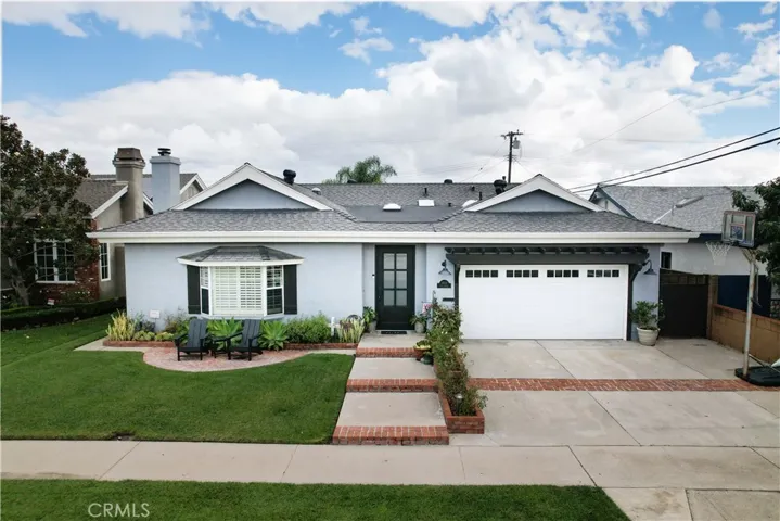 11832 Pine Street, Los Alamitos, California 90720
