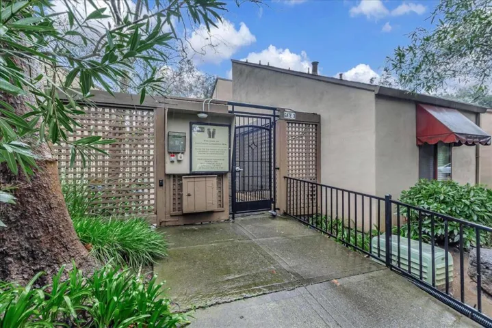 443 Alberto Way B222, Los Gatos, California 95032