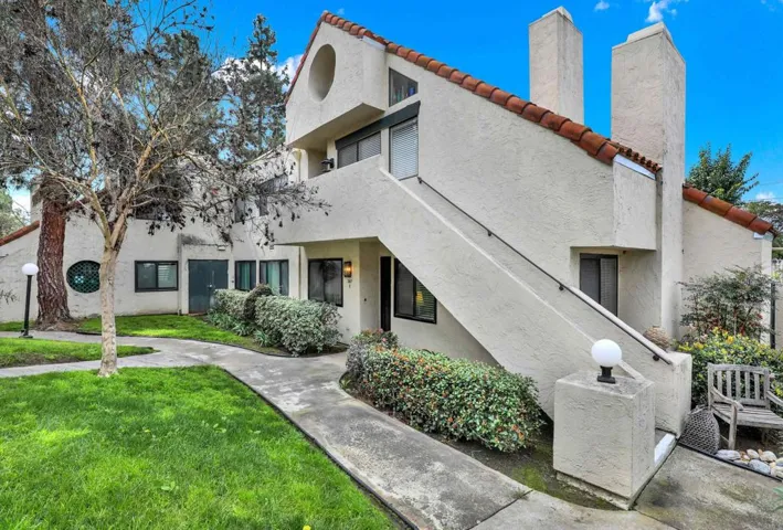 387 N Melrose Drive E, Vista, California 92083