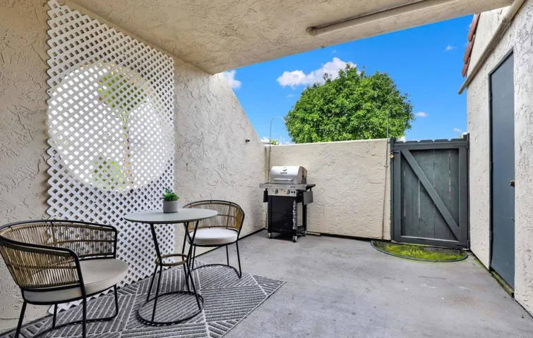 387 N Melrose Drive E, Vista, California 92083