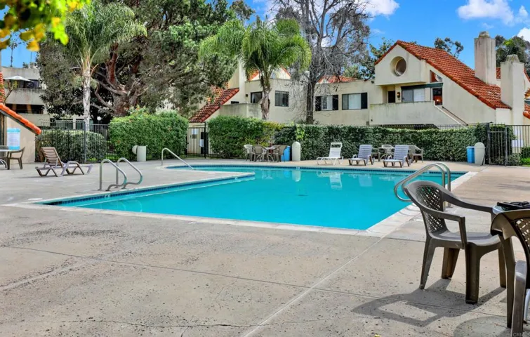 387 N Melrose Drive E, Vista, California 92083