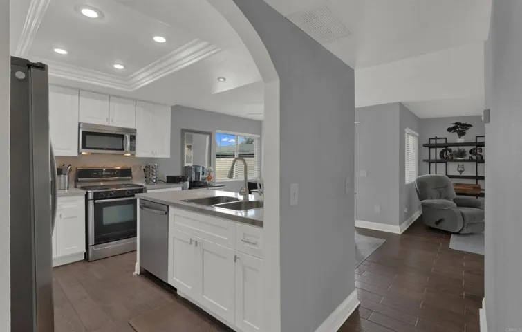 387 N Melrose Drive E, Vista, California 92083