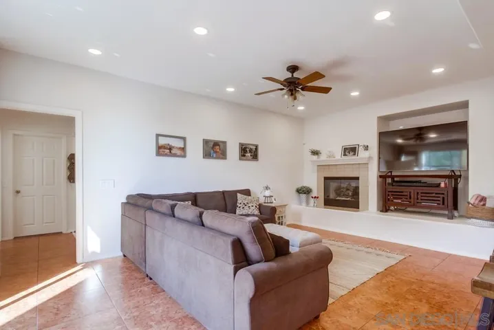 2284 Red Leaf Lane, Chula Vista, California 91915