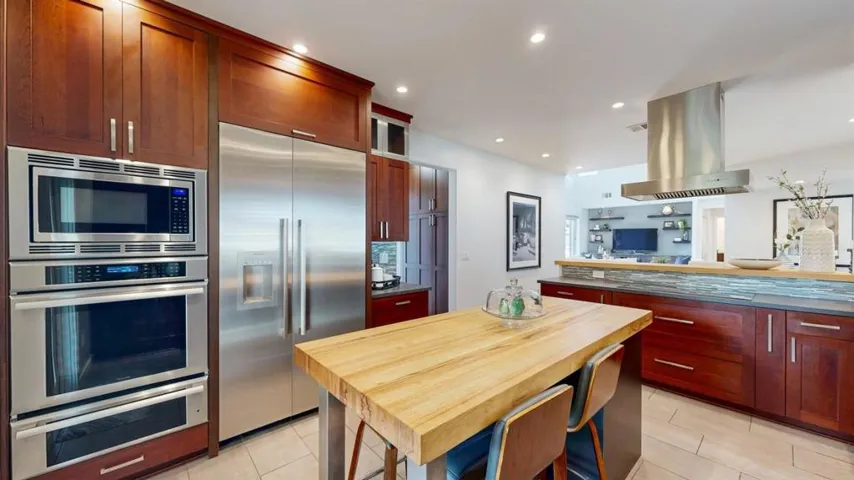 1690 Edgewood Drive, Palo Alto, California 94303