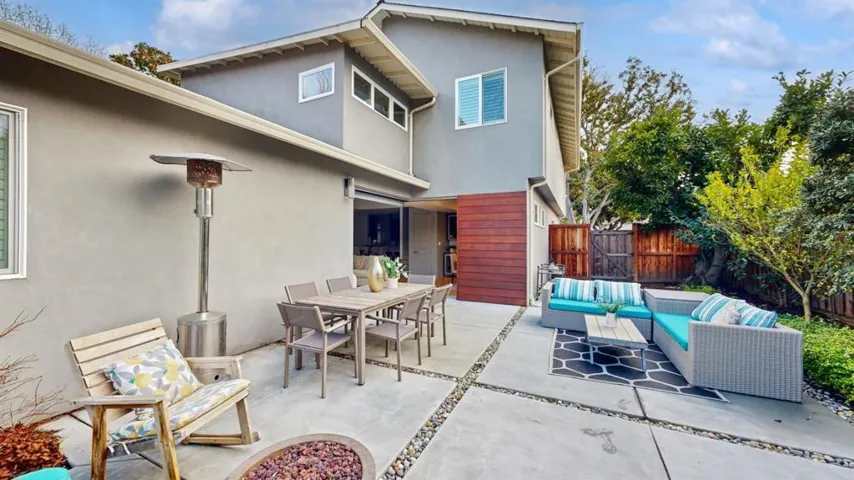 1690 Edgewood Drive, Palo Alto, California 94303