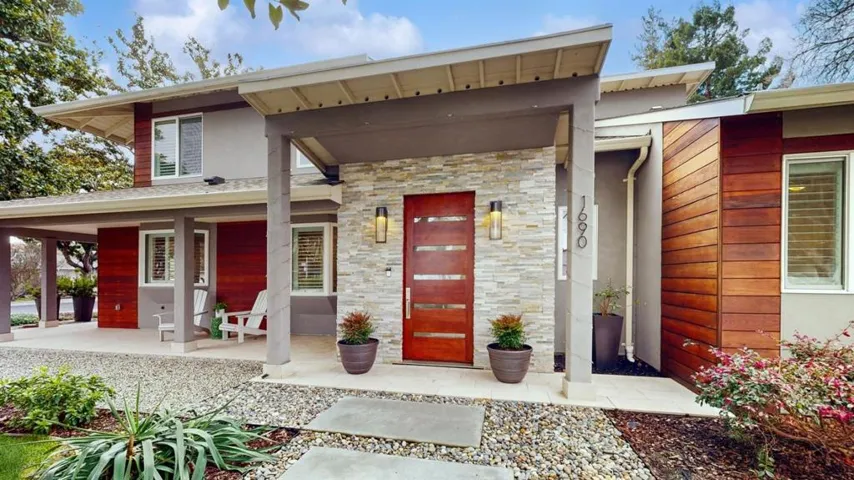 1690 Edgewood Drive, Palo Alto, California 94303