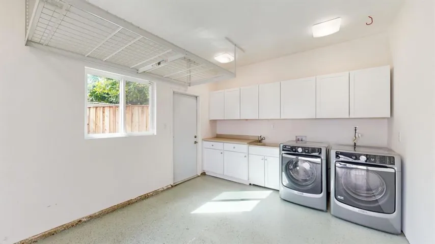 1690 Edgewood Drive, Palo Alto, California 94303