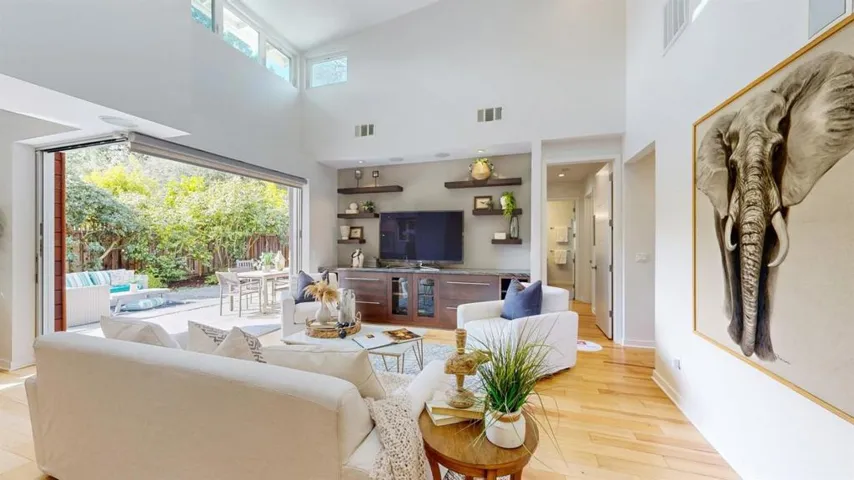 1690 Edgewood Drive, Palo Alto, California 94303
