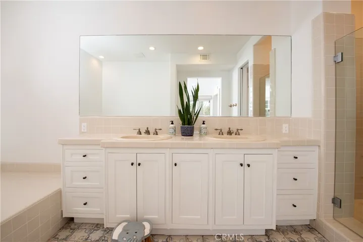 1160 Morningside Drive, Laguna Beach, California 92651