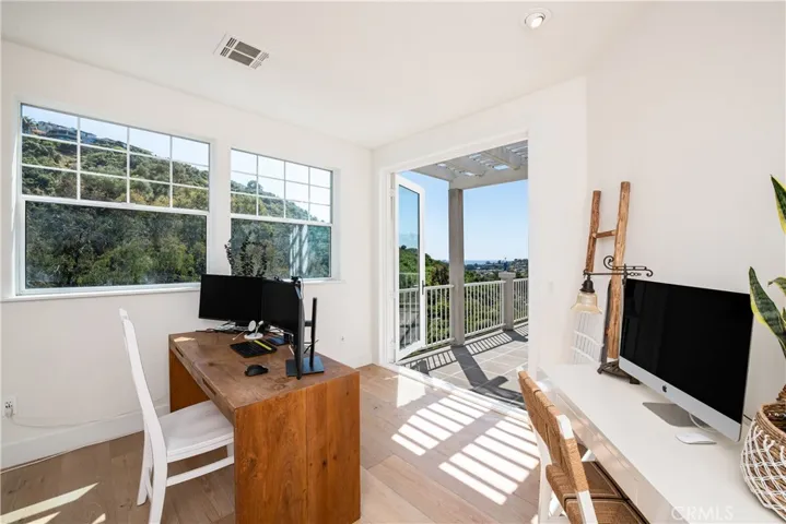 1160 Morningside Drive, Laguna Beach, California 92651