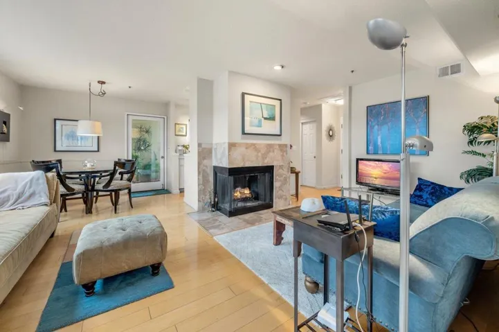 117 California Avenue D300, Palo Alto, California 94306