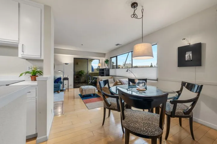 117 California Avenue D300, Palo Alto, California 94306