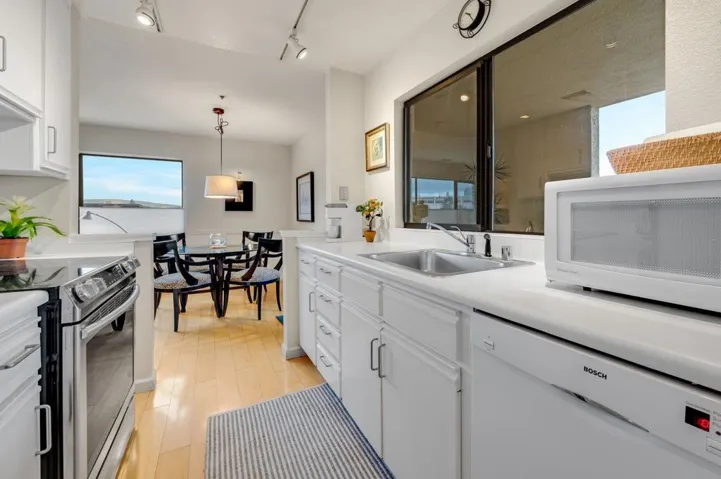 117 California Avenue D300, Palo Alto, California 94306
