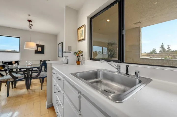 117 California Avenue D300, Palo Alto, California 94306